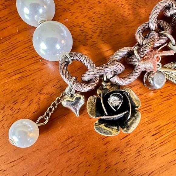 SOLD🩷[ Betsey Johnson ] Pearl & Chain Charm Bracelet - Picture 11 of 11